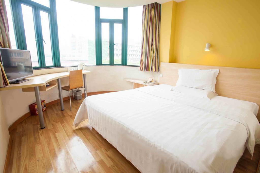 7Days Inn Yueyang East Maoling Pedestrain Street Habitación foto